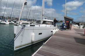 Moody 45 Decksaloon