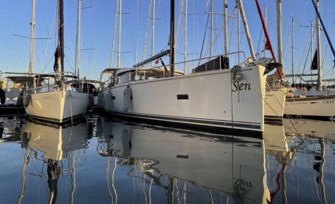 Moody 45 Decksaloon, Zeiljacht for sale by GT Yachtbrokers