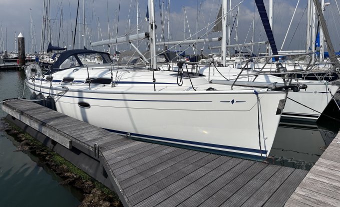 Bavaria 35 Cruiser / 2009, Zeiljacht for sale by GT Yachtbrokers