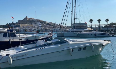 Magnum 44, Motorjacht for sale by GT Yachtbrokers
