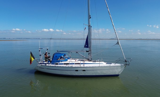 Bavaria 350 Lagoon, Zeiljacht for sale by GT Yachtbrokers