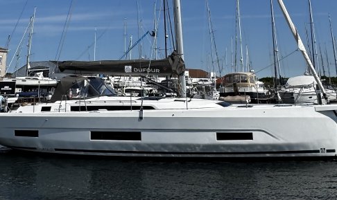 Dufour 470 Easy, Zeiljacht for sale by GT Yachtbrokers
