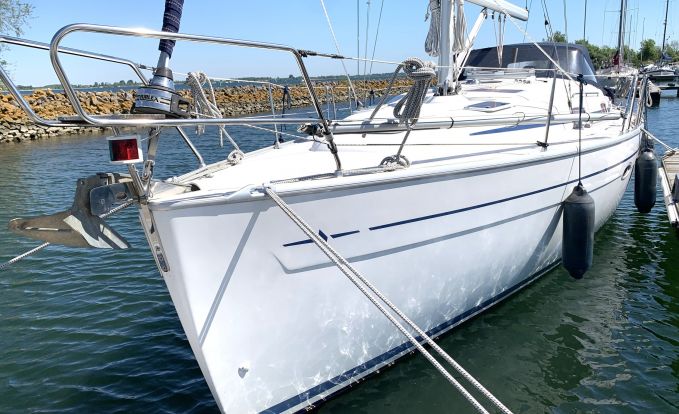 Bavaria 37 Cruiser, Zeiljacht for sale by GT Yachtbrokers
