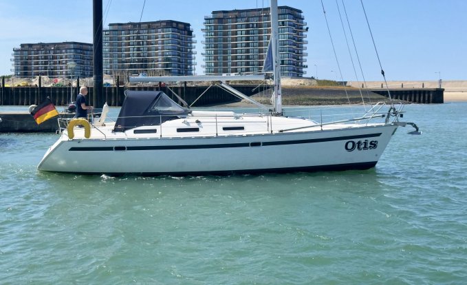 Bavaria 35 Holiday, Zeiljacht for sale by GT Yachtbrokers