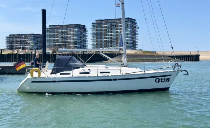 Bavaria 35 Holiday, Zeiljacht for sale by GT Yachtbrokers
