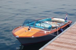 Riva Junior