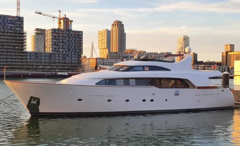 Bugari -, Motoryacht for sale by International Yacht Management
