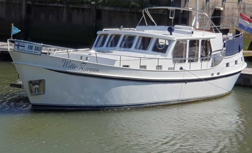 Bendie Spitsgat Kotter, Motoryacht for sale by International Yacht Management