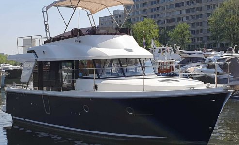 Beneteau Swift Trawler 35, Motorjacht for sale by International Yacht Management