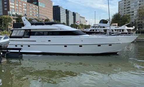 Van Der Valk Vitesse, Motorjacht for sale by International Yacht Management