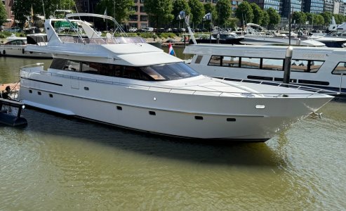 Van Der Valk Vitesse, Motorjacht for sale by International Yacht Management