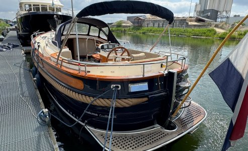 Makma Caribbean 36, Motorjacht for sale by International Yacht Management
