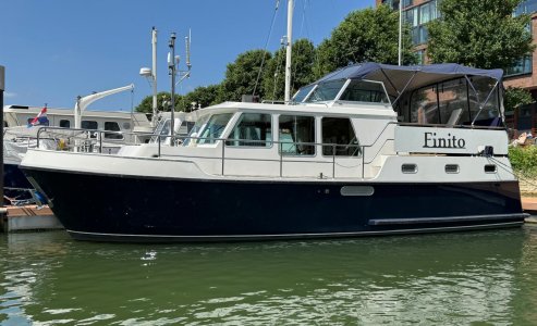 Veha 35 Euroclassic, Motor Yacht for sale by International Yacht Management
