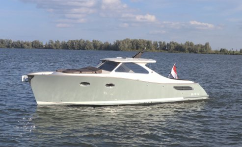 Gagliotta Grand Azur Classic 33, Motoryacht for sale by International Yacht Management