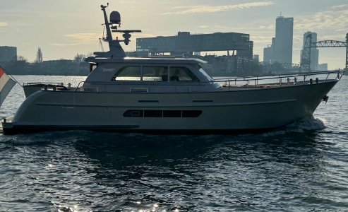 Sturier 500 CS, Motorjacht for sale by International Yacht Management
