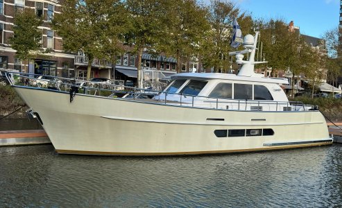 Sturier 500 CS, Motoryacht for sale by International Yacht Management