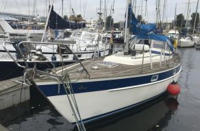Hallberg Rassy 352