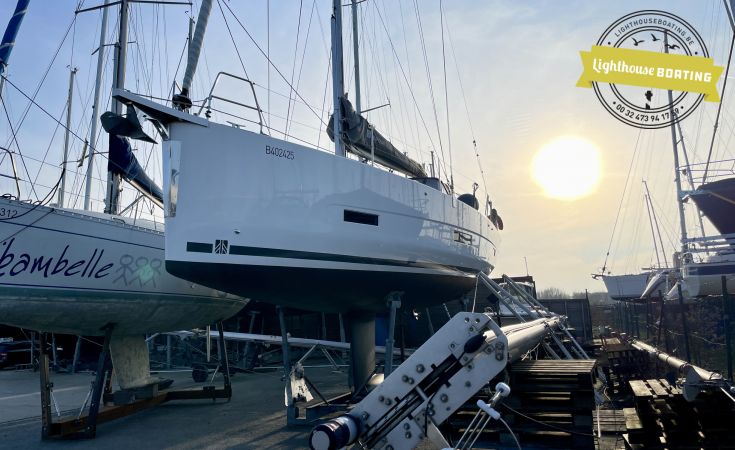 Dufour 430 Grand Large, Sailing Yacht for sale by Lighthouse Boating