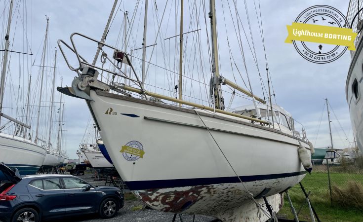 Hallberg Rassy 35 Rasmus, Sailing Yacht for sale by Lighthouse Boating