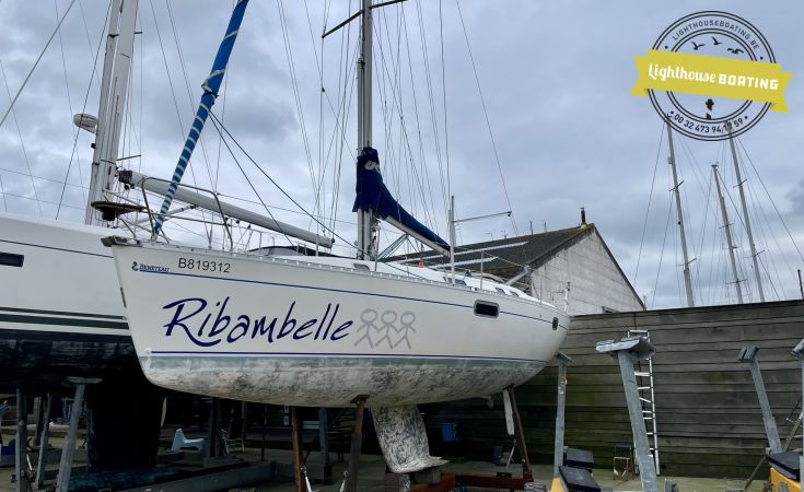 Beneteau Oceanis 351, Sailing Yacht for sale by Lighthouse Boating