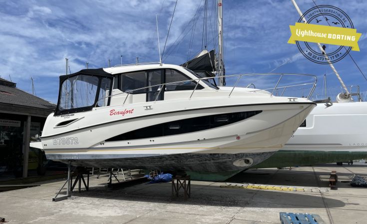 Quicksilver Activ 905 Weekend, Speedboat and sport cruiser for sale by Lighthouse Boating