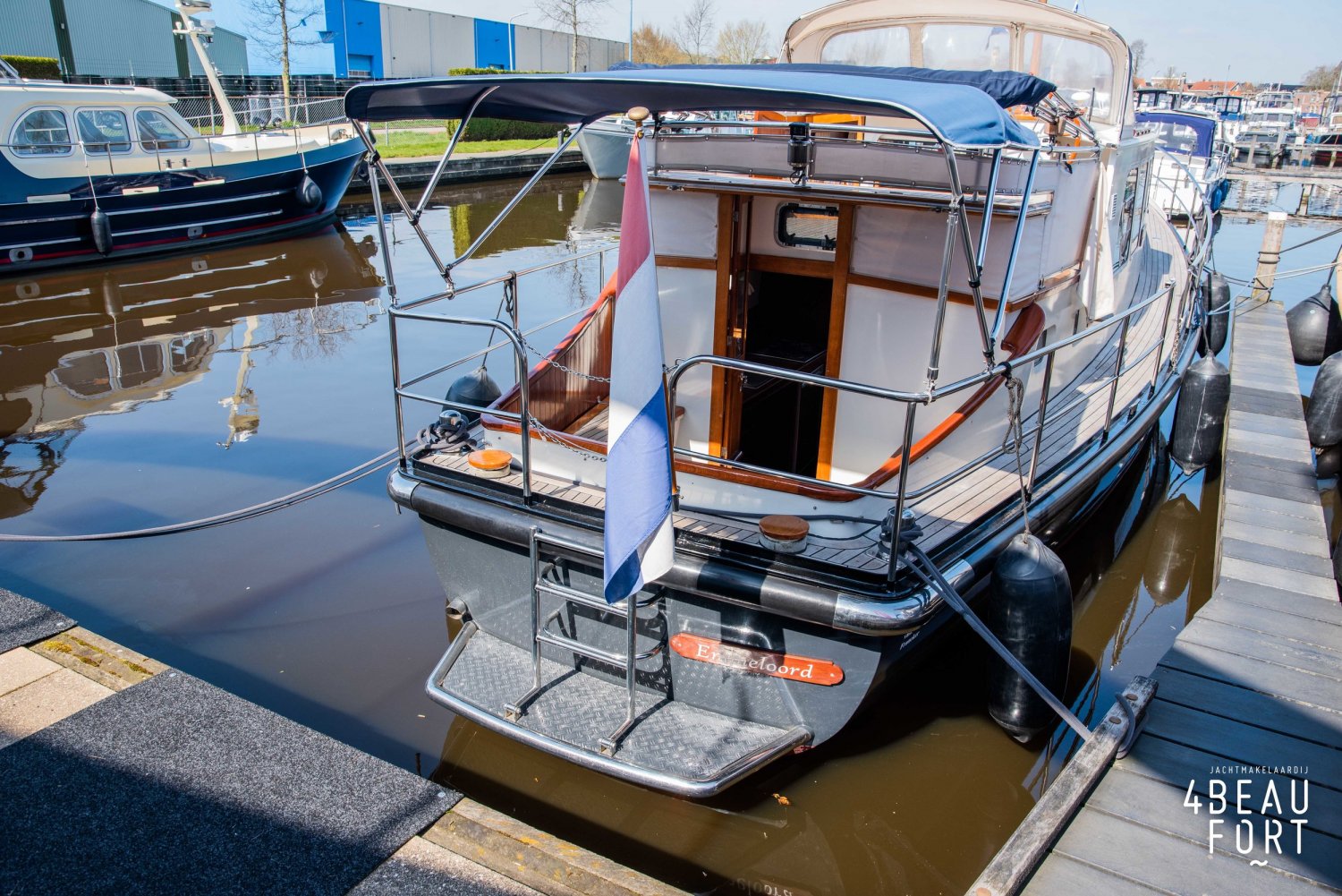 te koop motorboot open kuip