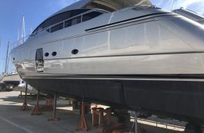 Pershing 64
