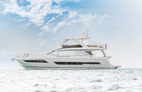 Prestige Yachts 690 flybridge