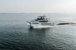 Prestige X70 Flybridge #09