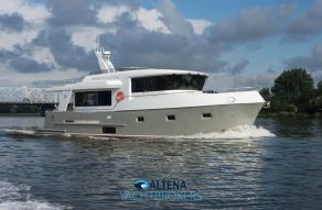 Altena 500 Raised Pilothouse