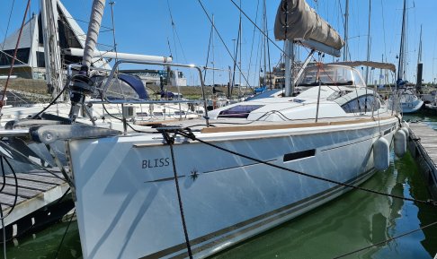 Jeanneau 44DS, Sailing Yacht for sale by Connect Yachtbrokers