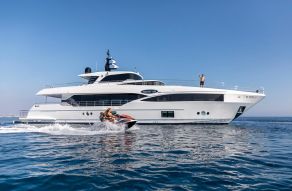 Gulf Craft Majesty 100