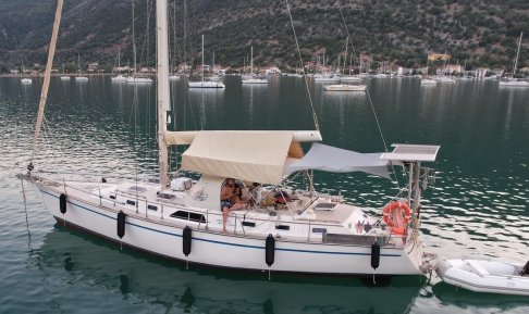 Morgan 44 (center-cockpit), Sailing Yacht for sale by Connect Yachtbrokers