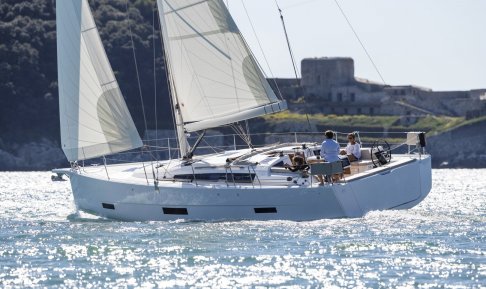 Dufour 430 Grand Large DEMO, Zeiljacht for sale by Connect Yachtbrokers