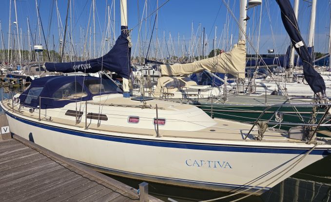 O'day 37, Zeiljacht for sale by Connect Yachtbrokers