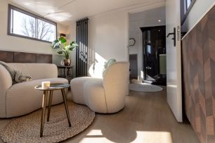 Luxe Motor 18 M (Varende Watervilla)