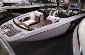 Four Winns 242TS Surf