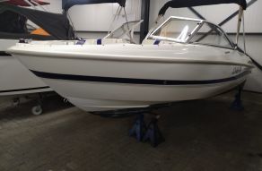 Maxum 1800SRII