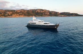 Custom Cyrus Yachts 33