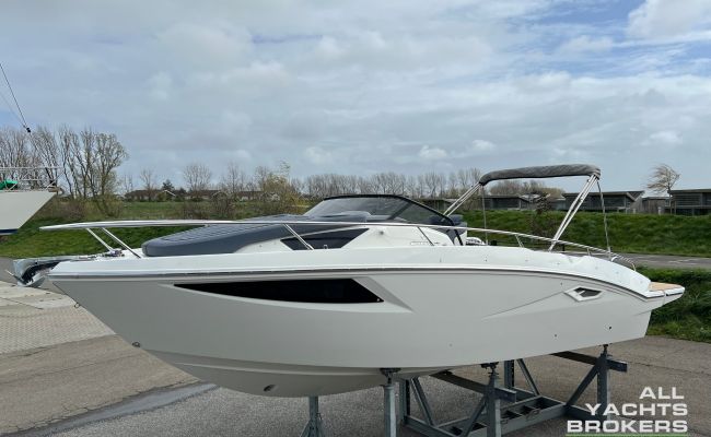 Cranchi Endurance E30, Speed- en sportboten for sale by All Yachts Brokers