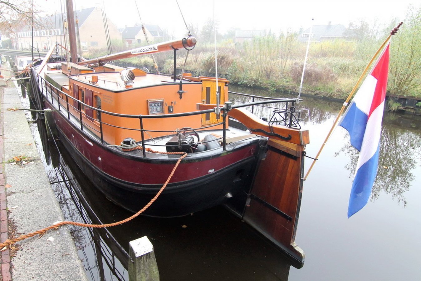 Bateau à Fond Plat En 4 Lettres