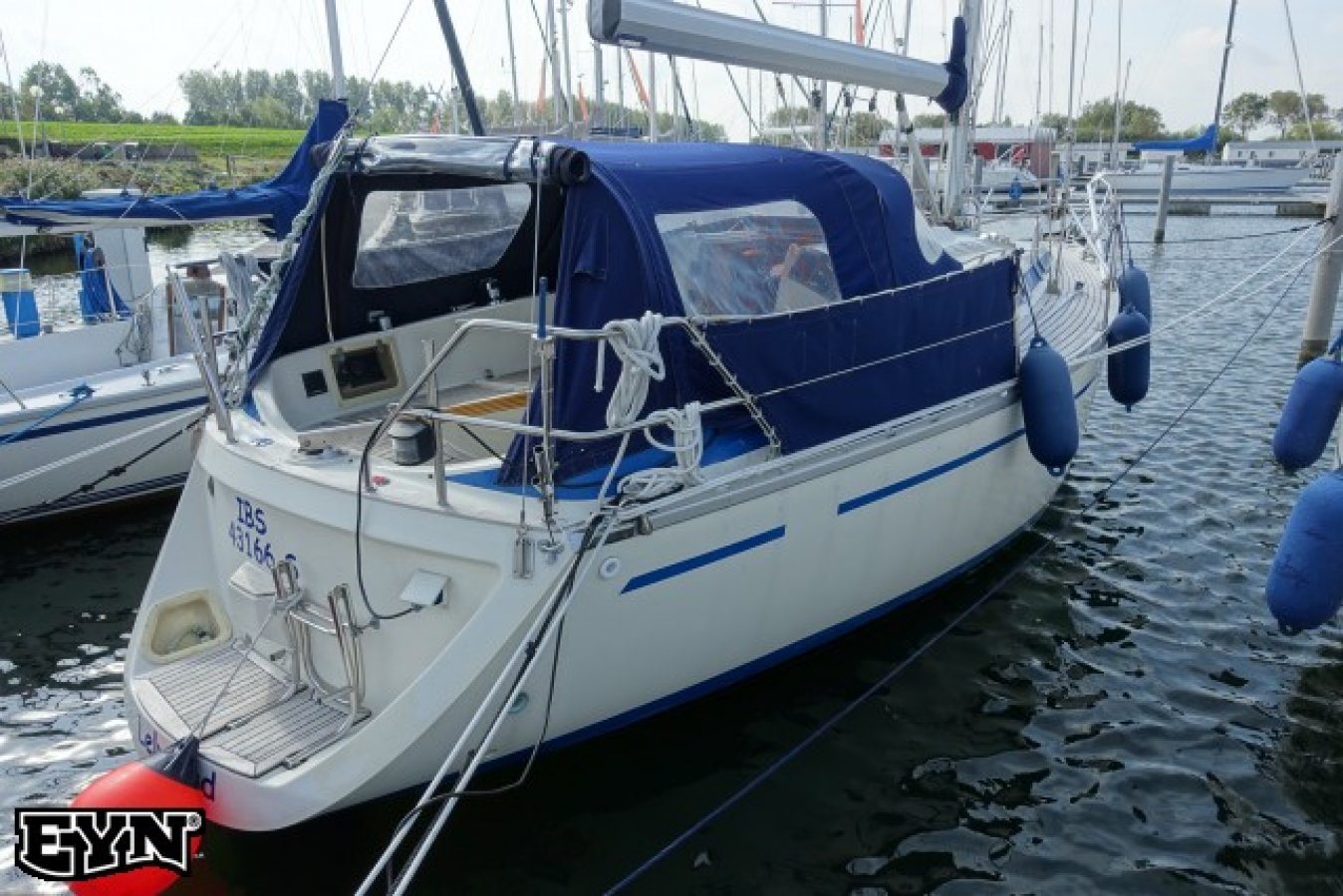 segelboot bavaria 300