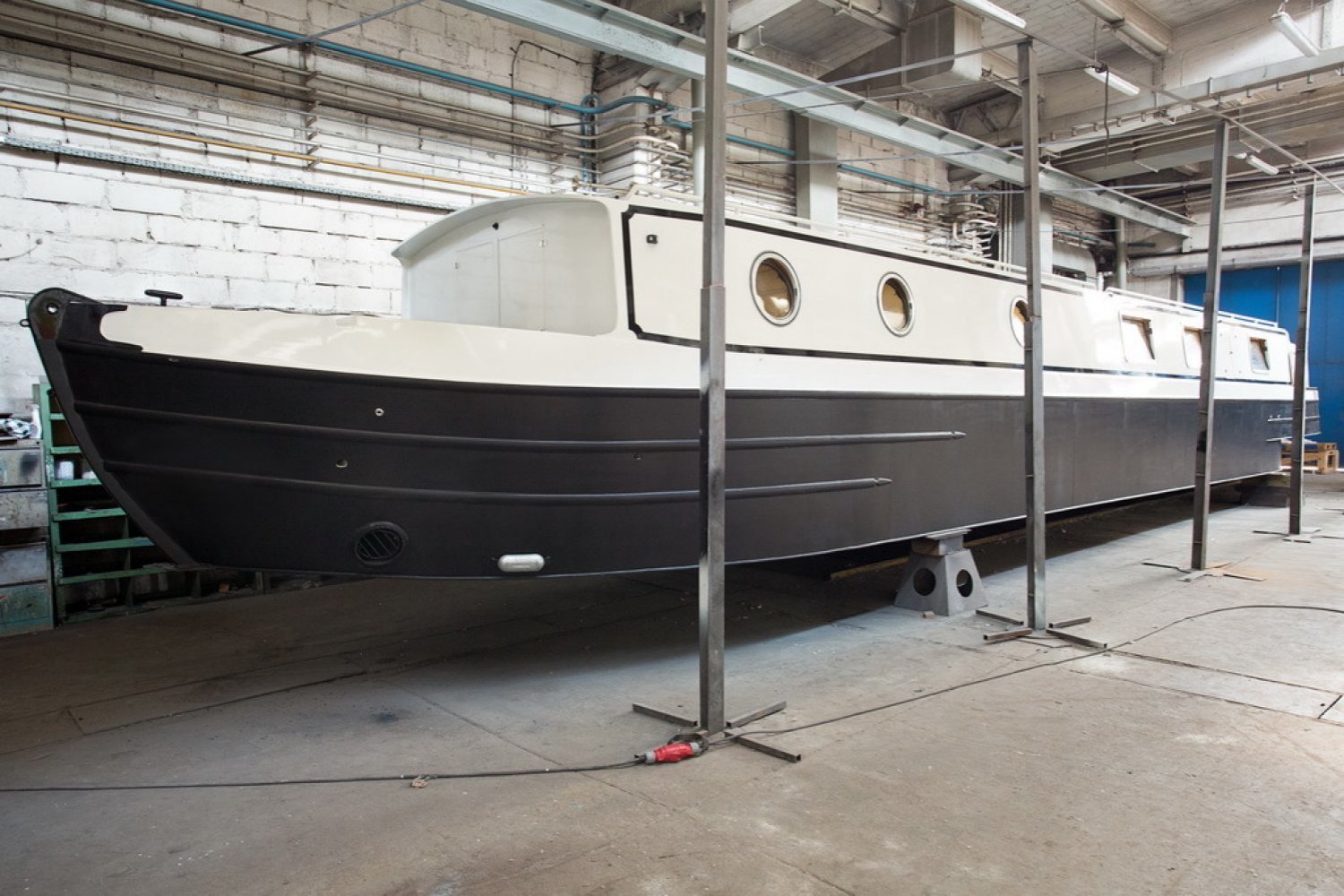 Bateau à Fond Plat En 4 Lettres