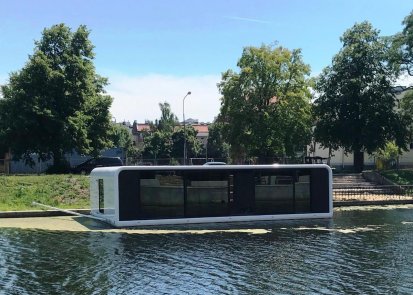 Floodule Flohotel, House-Boat for sale by Fluvial Passion