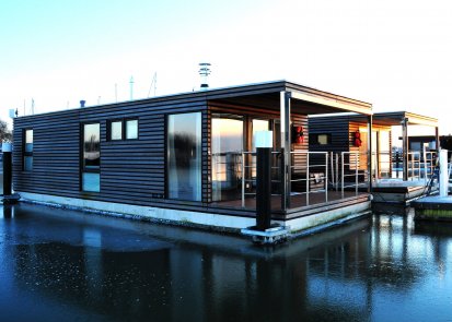 HT4 Houseboat Mermaid 1 With Charter, House-Boat for sale by Fluvial Passion