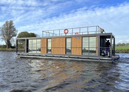 Modern 15 Houseboat, House-Boat for sale by Fluvial Passion