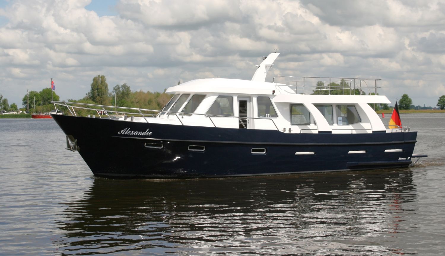 Van Vossen 1500 Trawler te koop | Terherne Nautic