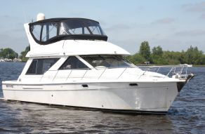 Bayliner 3988 Command Bridge