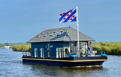 Prins HomeShip 1350 | VaarHuis | Houseboat, Motorjacht for sale by Jachtbemiddeling Terherne-Nautic