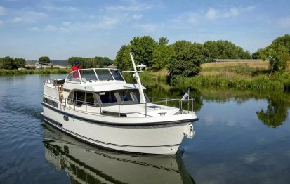 Linssen 35 SL-AC, Motor Yacht for sale by Jachtbemiddeling Terherne-Nautic